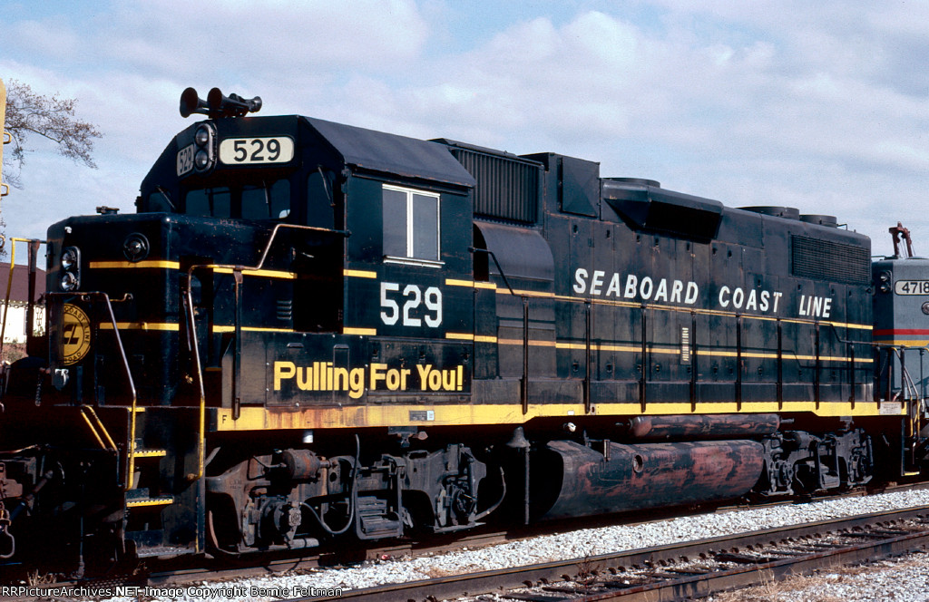 Seaboard Coast Line GP38-2 #529 and GP16 #4718 are serving as power this week for the Road Switcher 